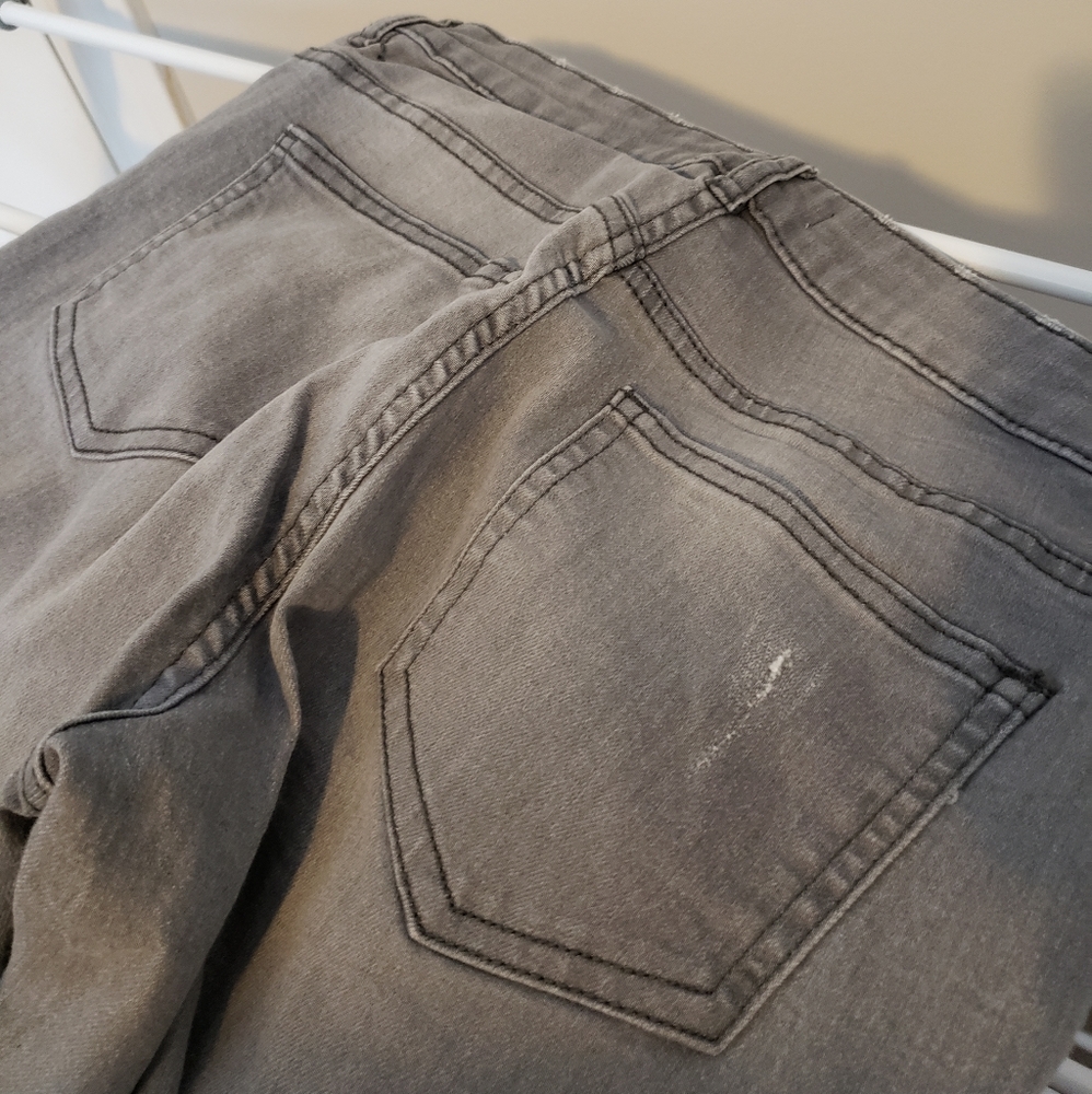 Jeans - Picture 2 of 3